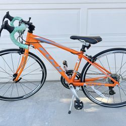 Fuji Ace 650 junior  road bike Shimano 7 Speed Lightweight aluminum