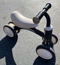 Kids balance bike