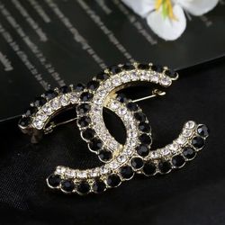 New full diamond double C brooch 
