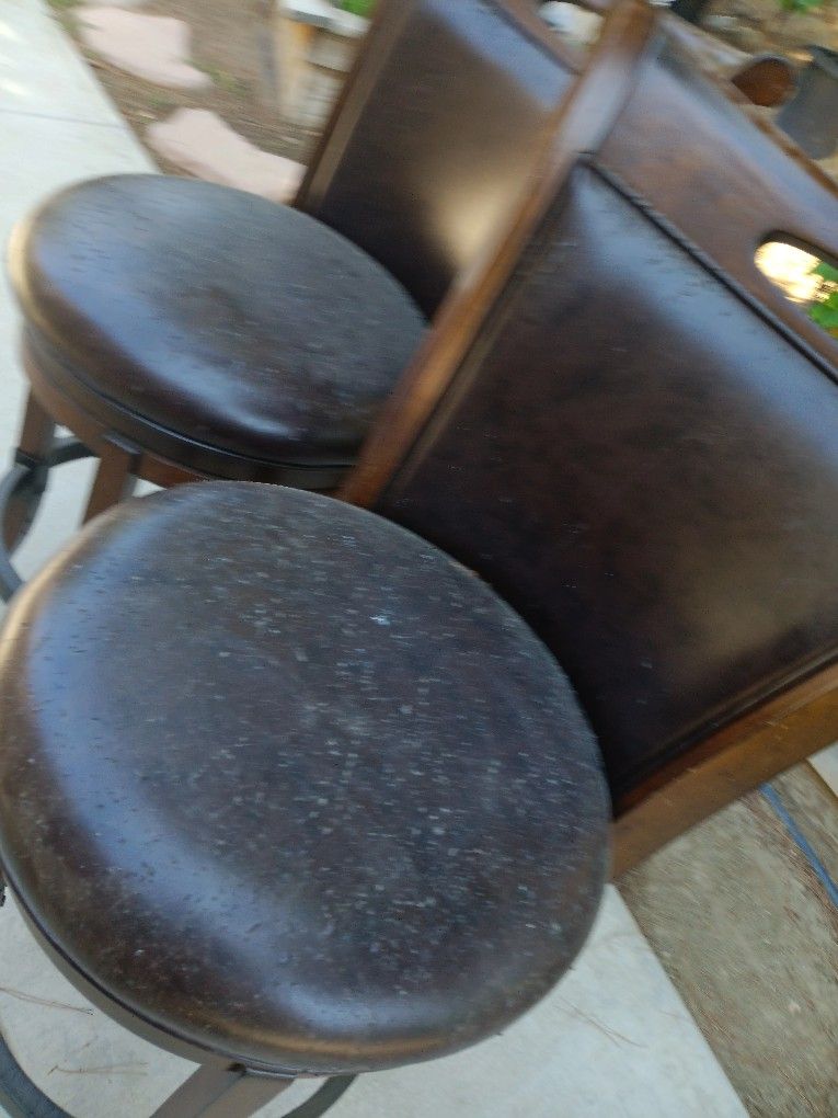 2 stools for island kitchen