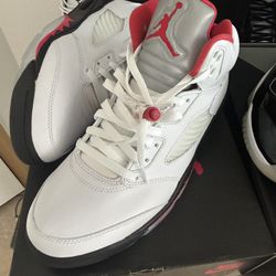 Jordan’s OG Fire Red 4’