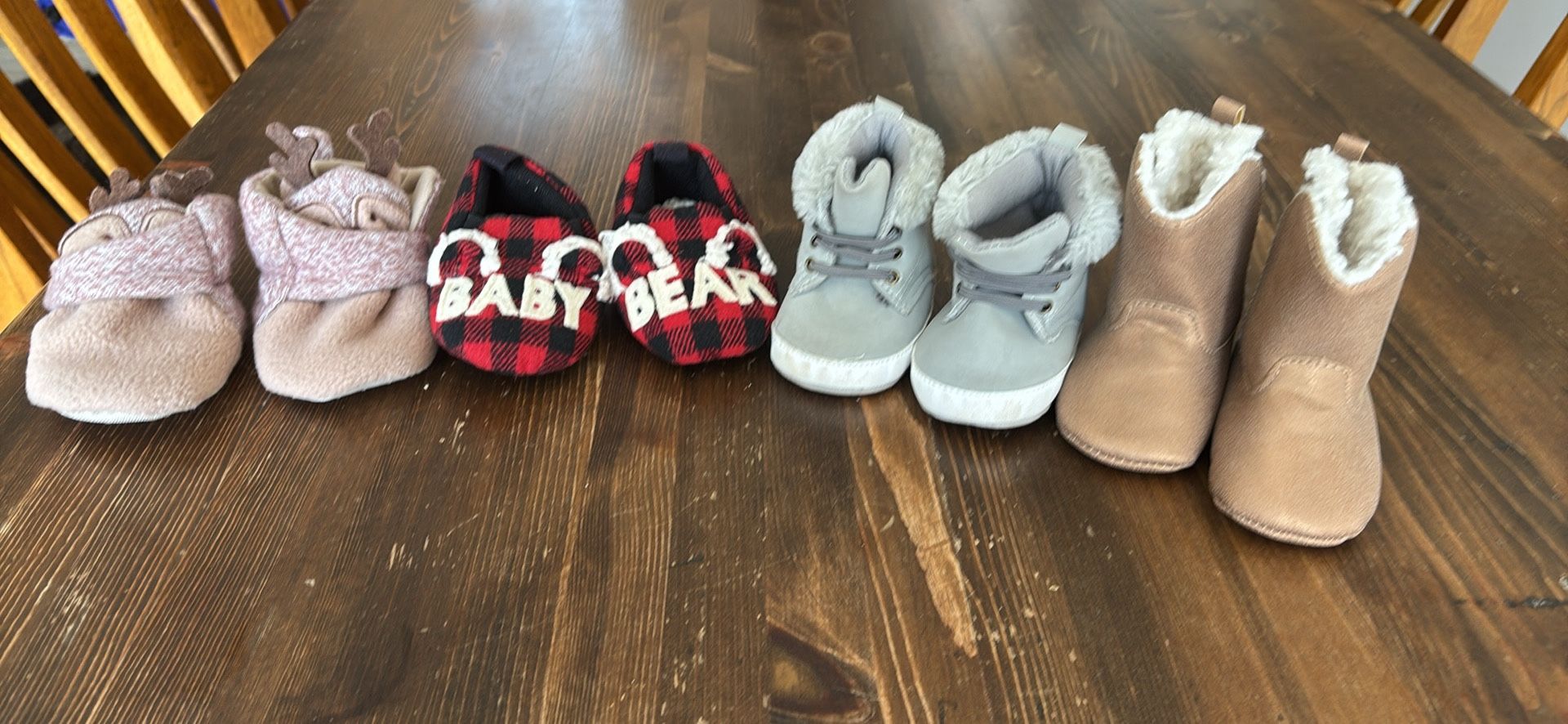 4 pair slippers boots infant baby 0-3 months 3-6 months like new
