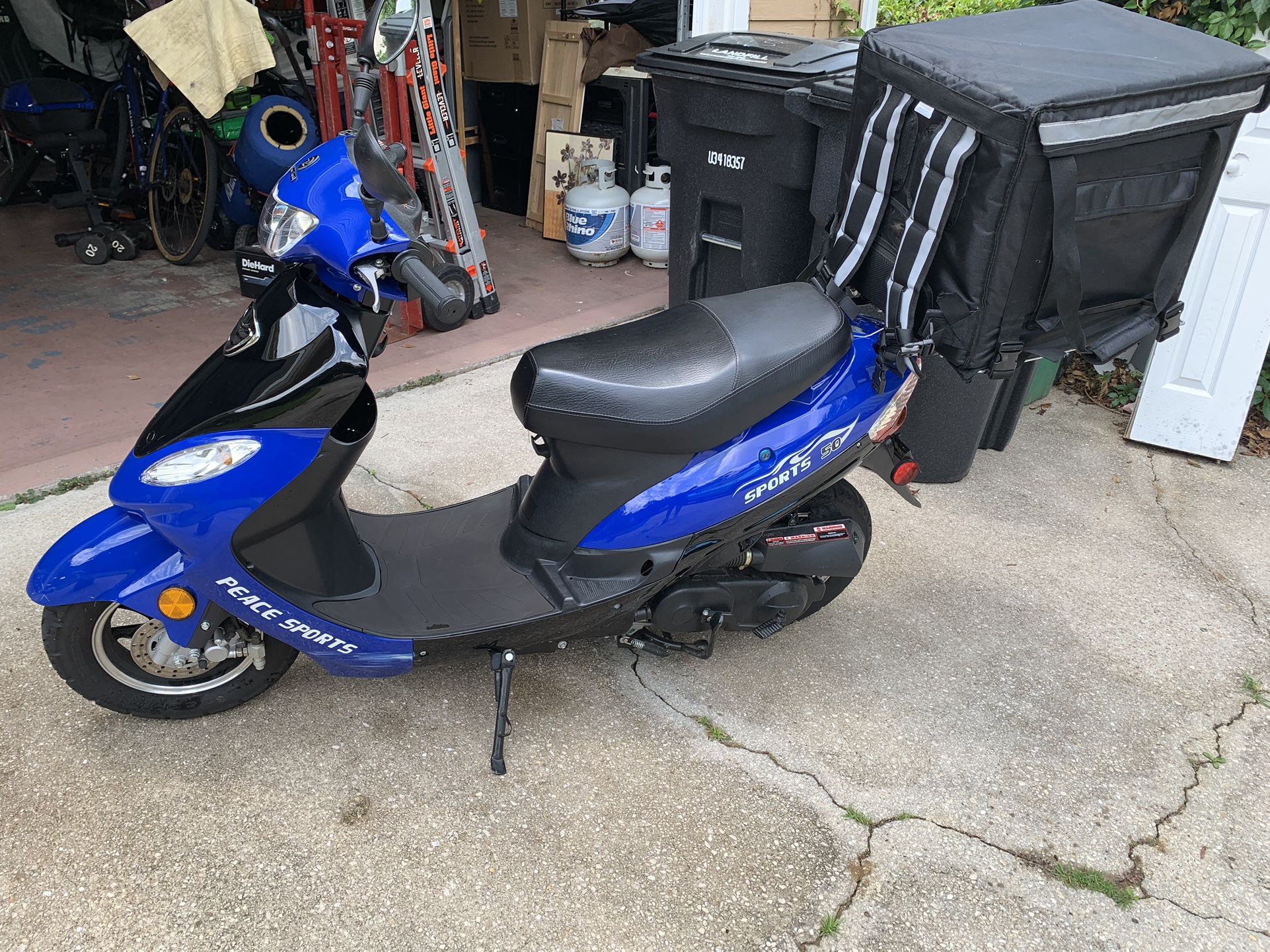 50cc Blue Moped w/ Title – Includes 2 Helmets & Delivery Box