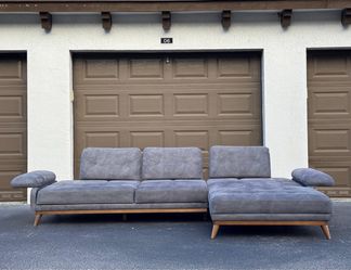 🛋️ Sectional Couch/Sofa - Microfiber - Extended - Delivery Available 🚛