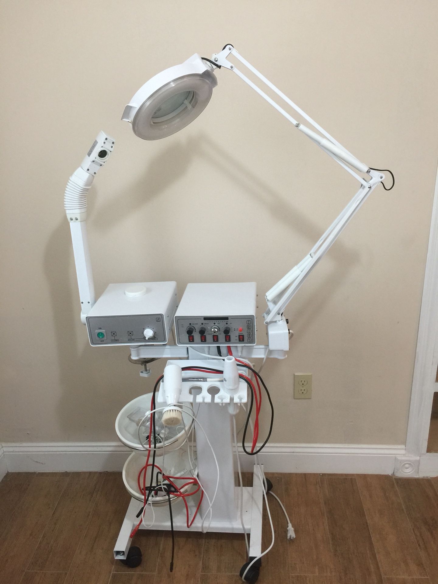 Micro dermabrasion machine