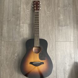 Yamaha Guitar  JR2  And Case 