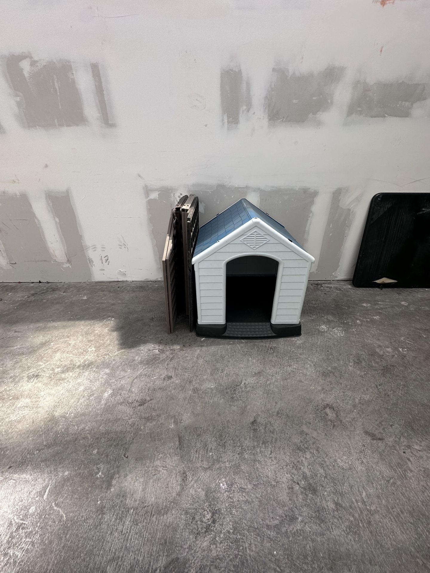 Dog House