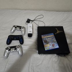 Ps4 With 3 Controllers Charging Station And Game