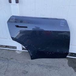 2020 2021 2022 2023 2024 Tesla Model Y Right Passenger Side Rear Door Shell OEM