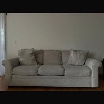 Havertys Sandy Sofa