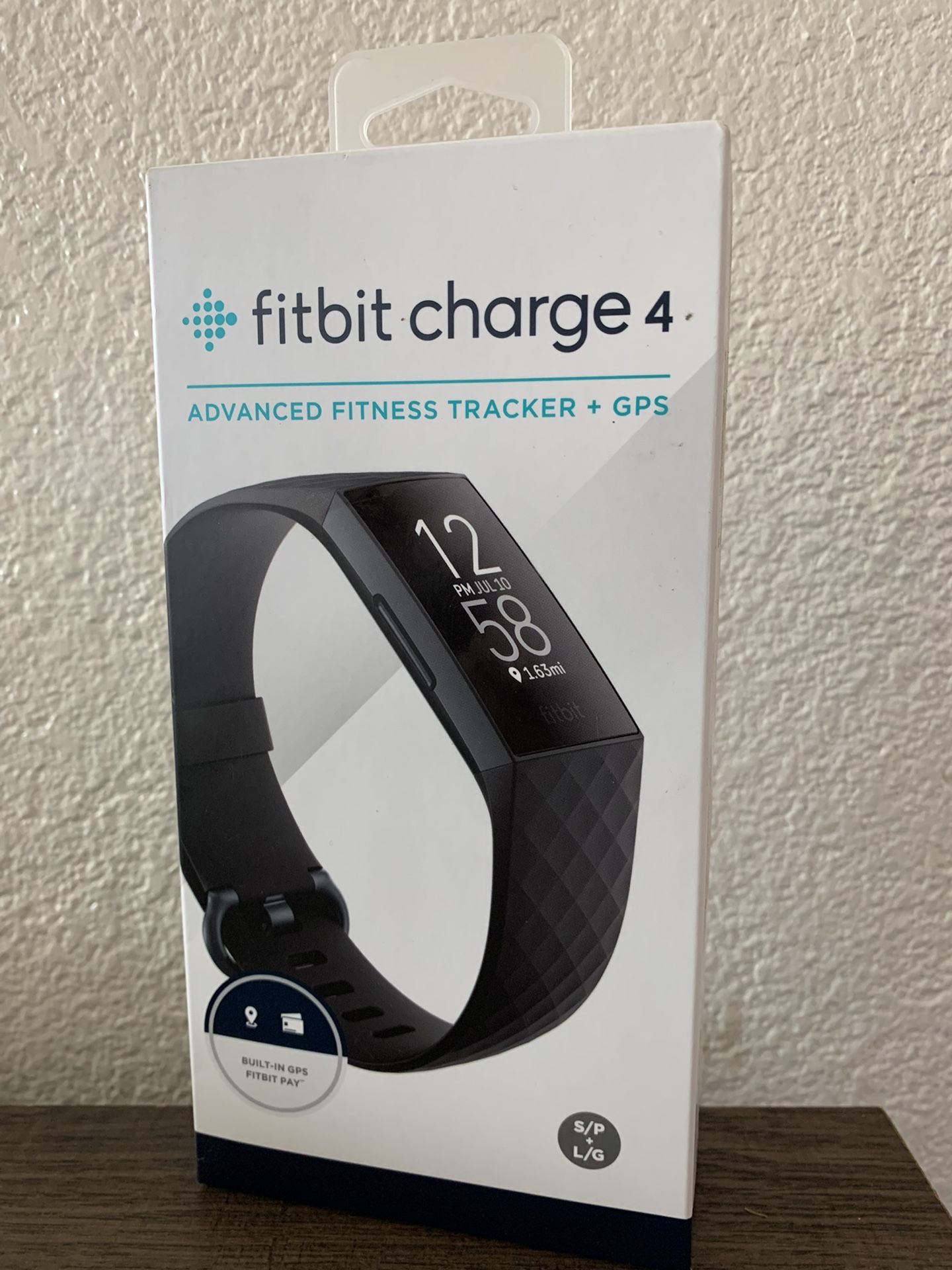 CHARGE 4 by FITBIT