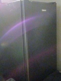Medium mini fridge