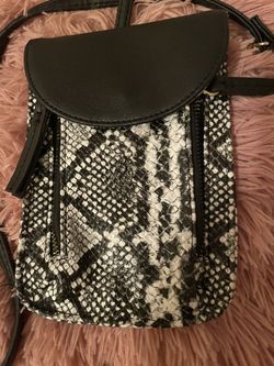 Gorgeous Snakeprint Crossbody -New