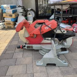Milwaukee Compound Miter Saw
