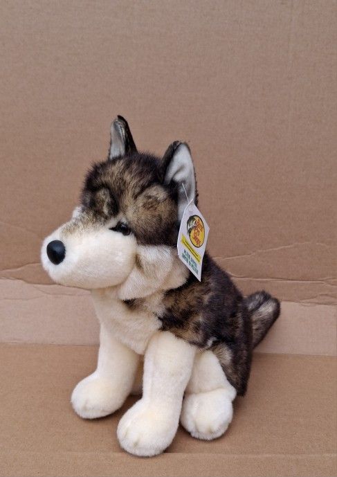 Atka the Wolf plush toy Bass Pro Shops 11"