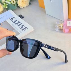Korean style fashionable new square sunglasses for women, trendy for taking photos and driving.