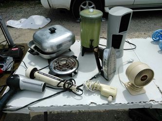 VINTAGE WHOLESALE HOUSEHOLD ELECTRONICS. READ DETAILS