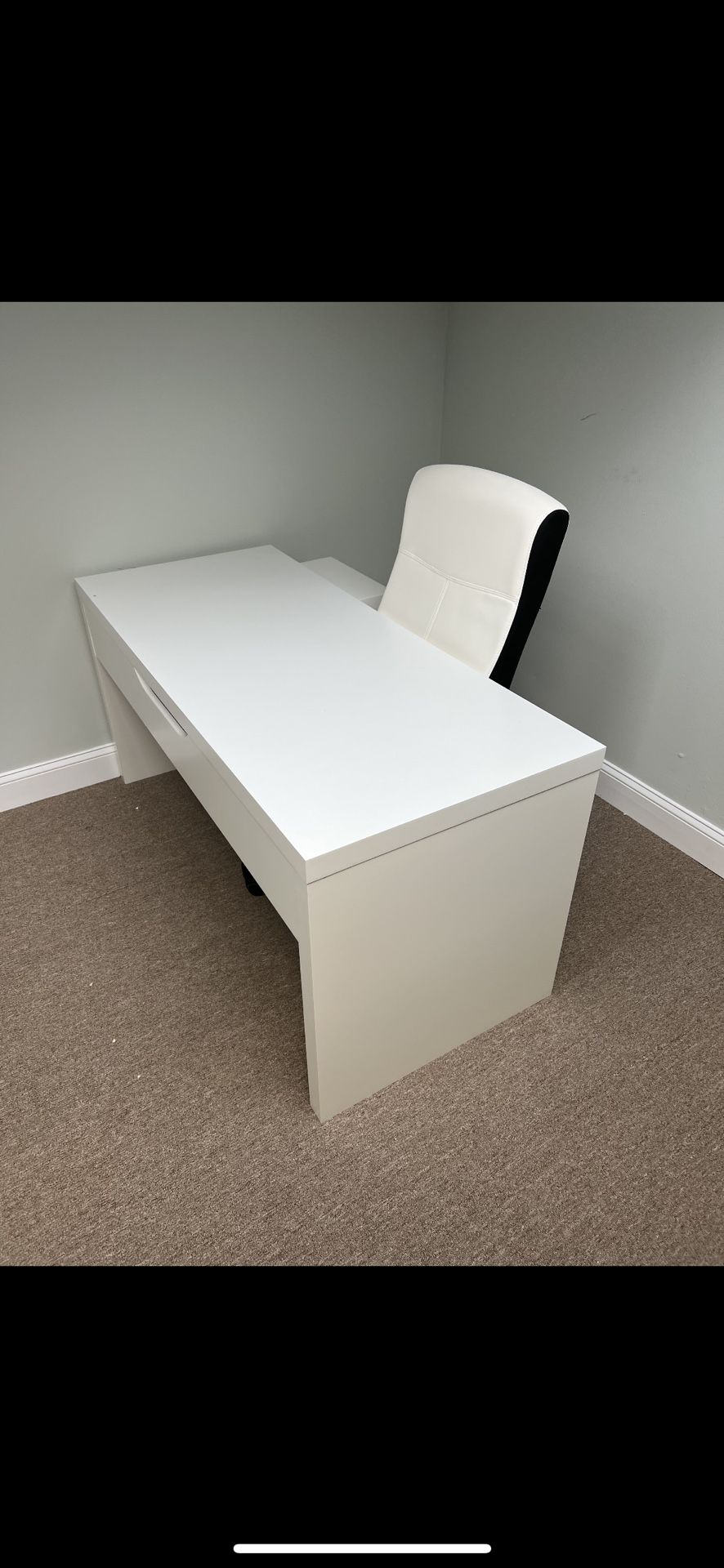 Desk For Sale IKEA Malm Desk Originally 250 for Sale in Miami, FL