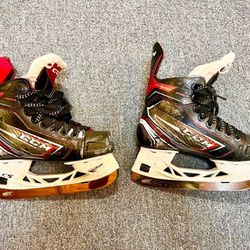 CCM JetSpeed Shock Ice Hockey Skates Junior Size 2  - Brand New BladeTech Mirror Blades