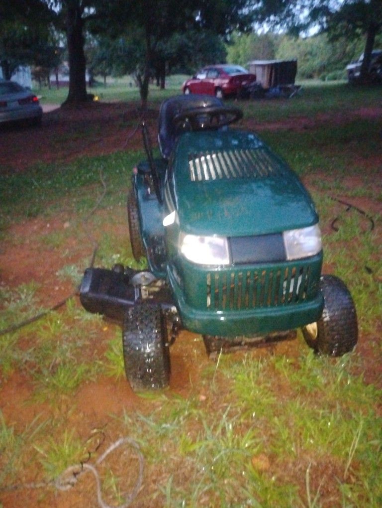Craftsman Lawn Tractor