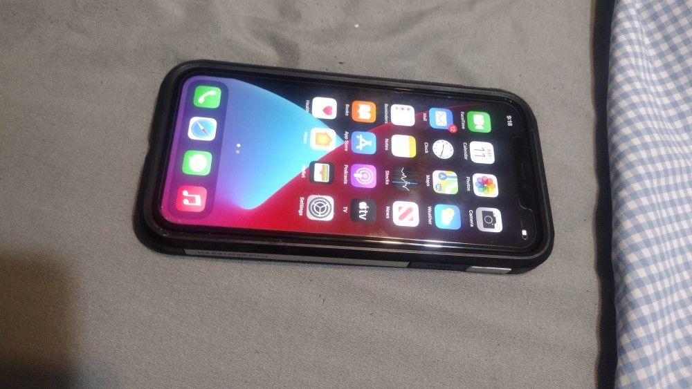 IPHONE 11 WITH PROTECTOR