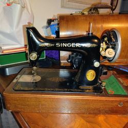 Portable Singer Sewing Machine Early 1900s