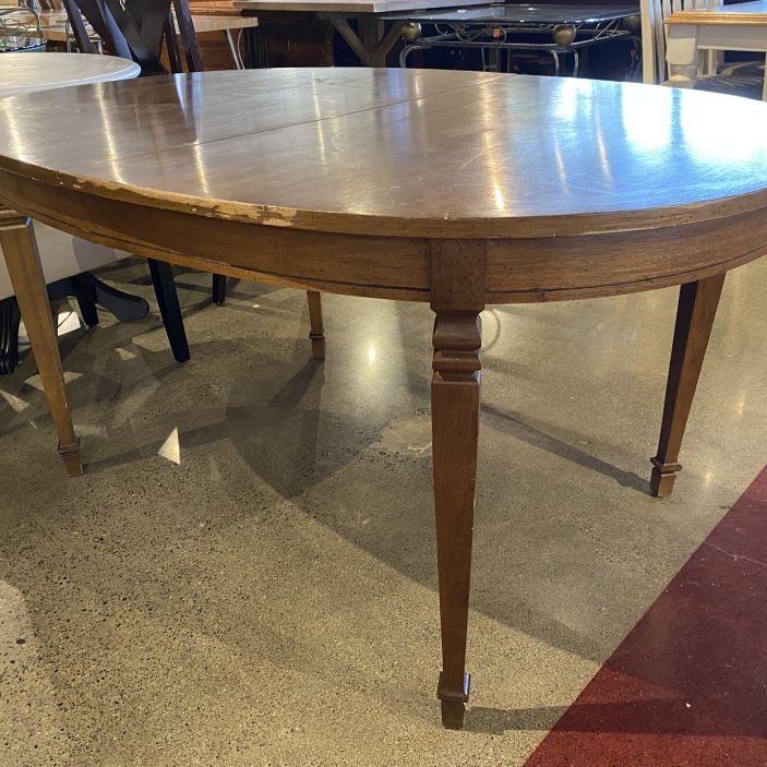 Classy Oval Dining Table