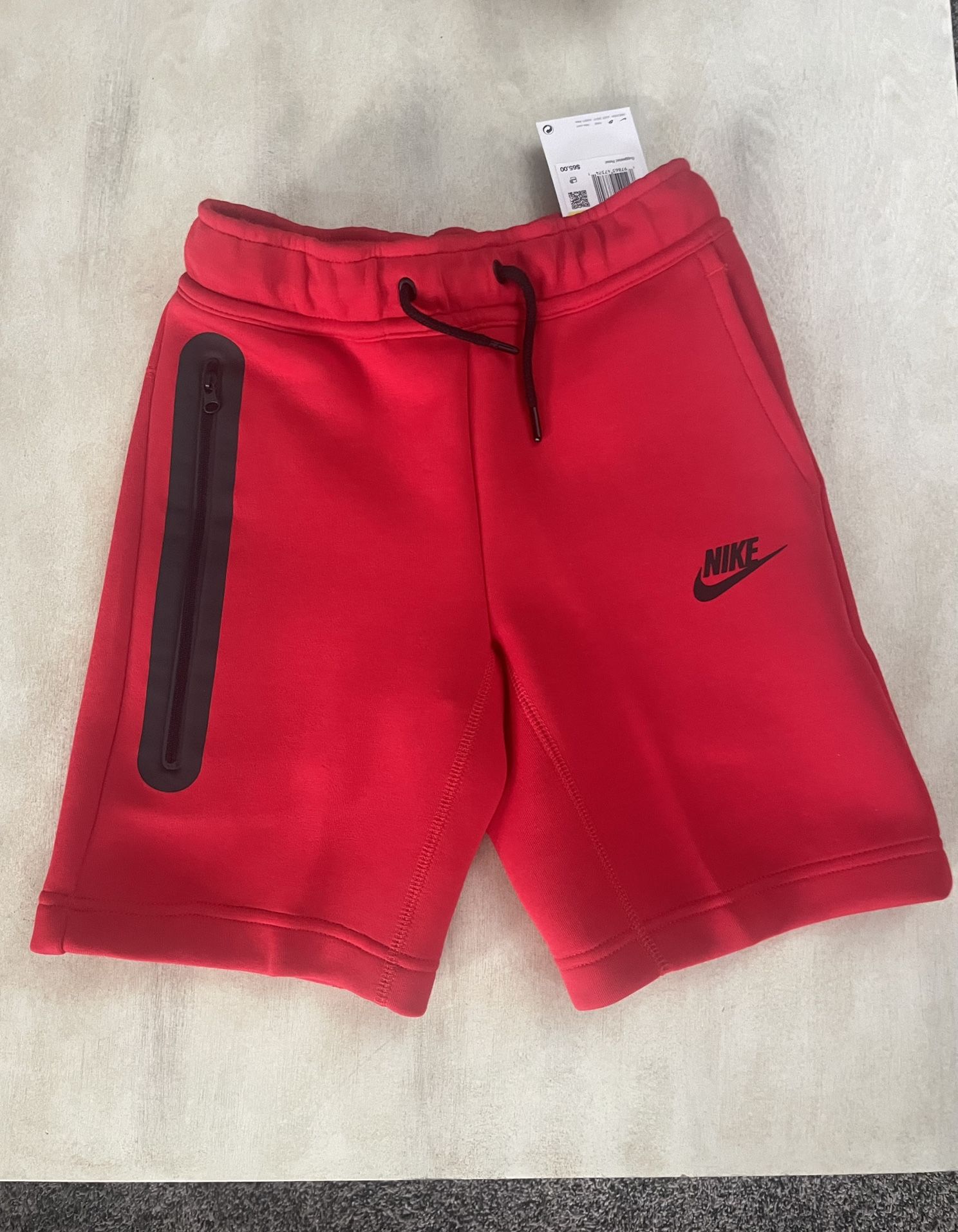 NEW YOUTH BOYS NIKE TECH FLEECE SHORTS RED BLACK SMALL $65