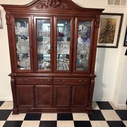 Dinning Room Table, Hutch, 6 Chairs 