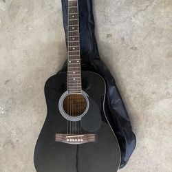 Maestro  Gibson Guitar (snapped String)