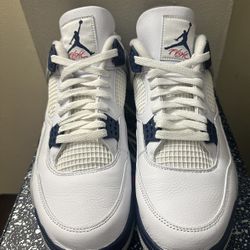 Jordan 4 “midnight navy”