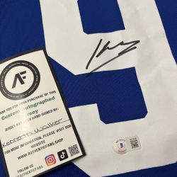 NFL Kenneth Walker Seahawks signed jersey Beckett certified