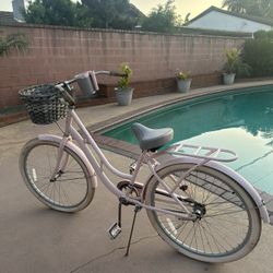 Woman’s cruiser 