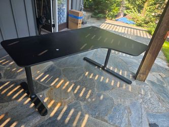Black L-Shaped Bekant Desk with Black Metal Legs