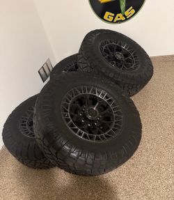 Fuel wheels & nitto tires