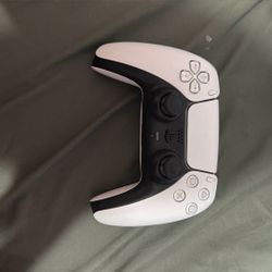 PS5 CONTROLLER WHITE BASICALLY BRAND NEW