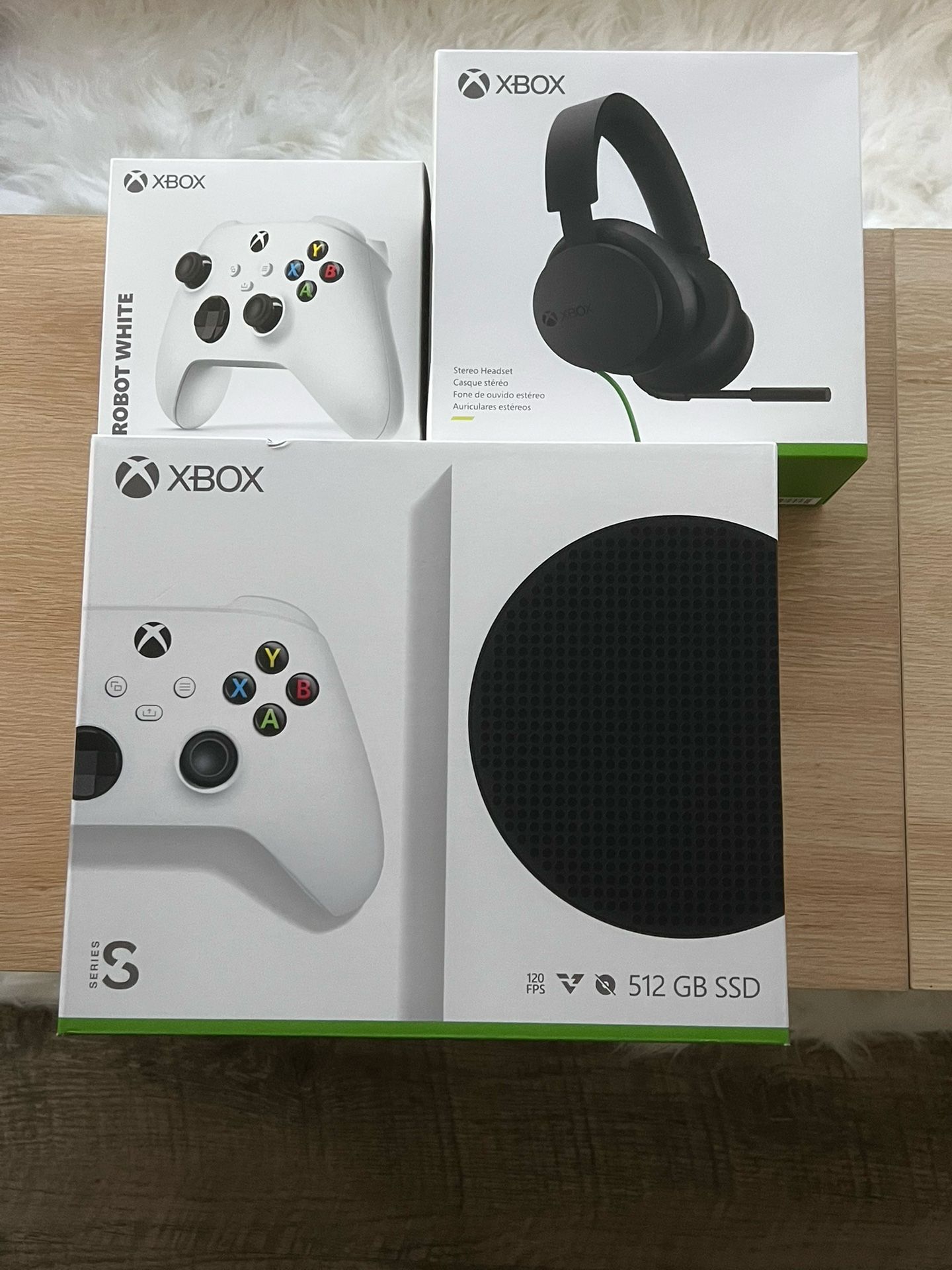 NEW IN BOX Microsoft Xbox Series S bundle w/ WIRELESS-REMOTE, HEADSET, $50.00 MC