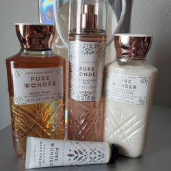 BATH AND BODY WORKS PURE WONDER 4 PEICE GIFT SET IN GIFT BAG, NEW AS PICTURED
