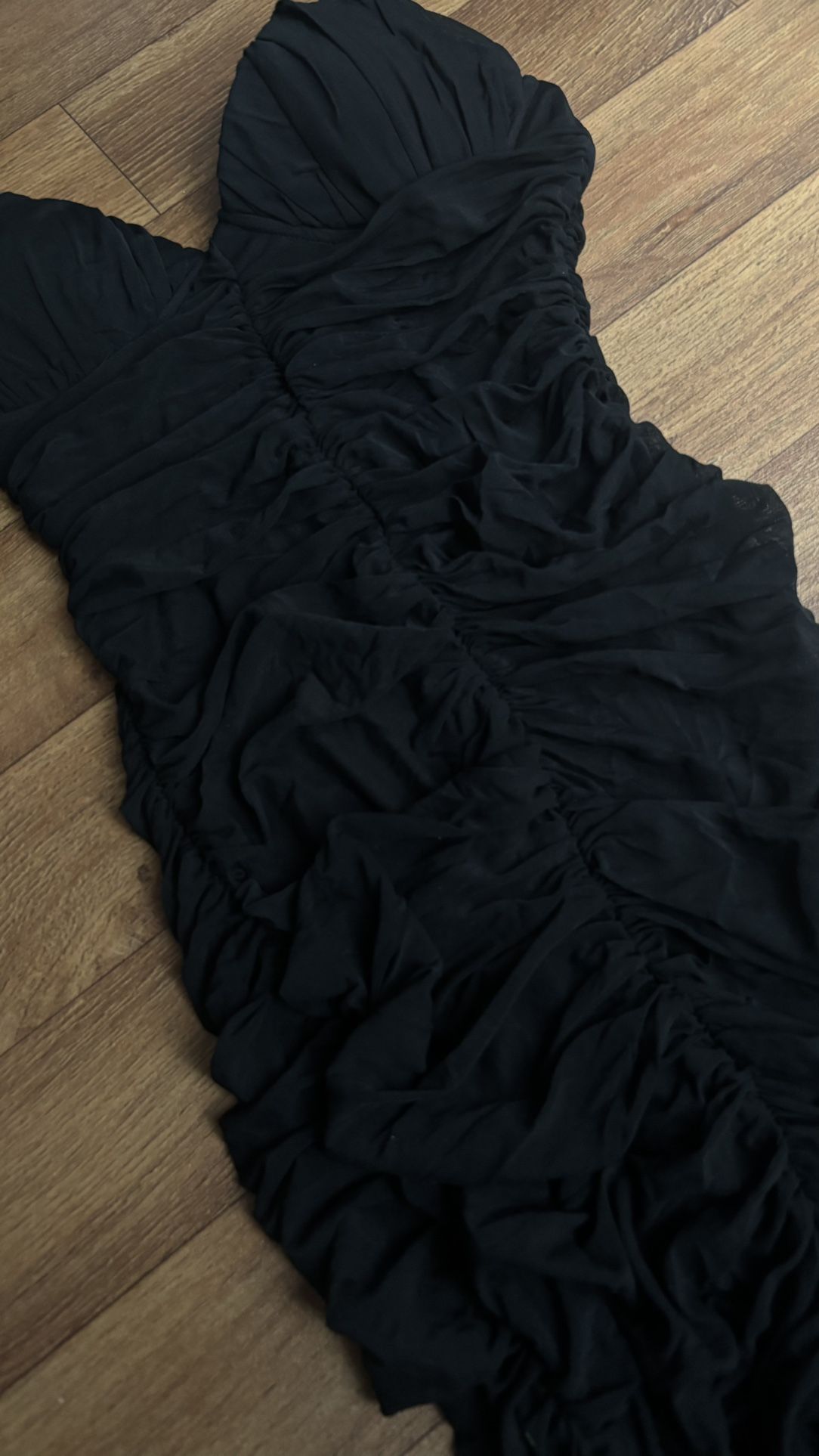 Black ruched bodycon dress π€ Size Small
