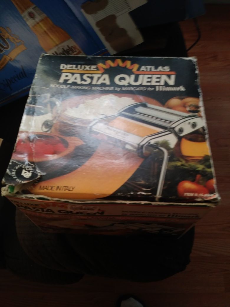 Deluxe atlas pasta queen