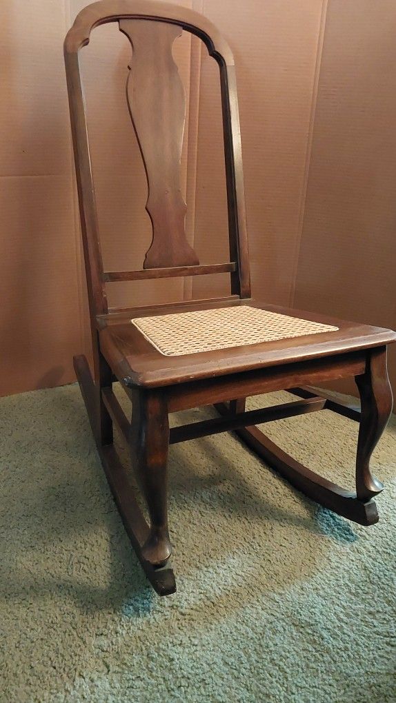 Rocking Chair Petite/Compact Size