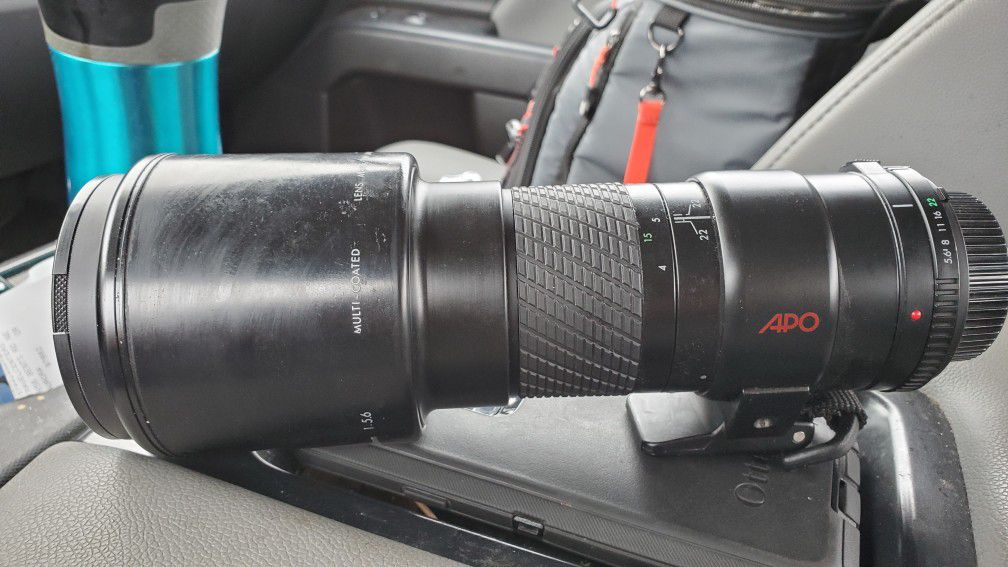 Sigma 400mm 5.6 apo (minolta mount ) can be mounted in any mirrorles with an adapter.