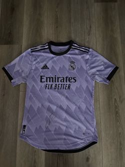 Real Madrid jersey signed by Iker Casillas