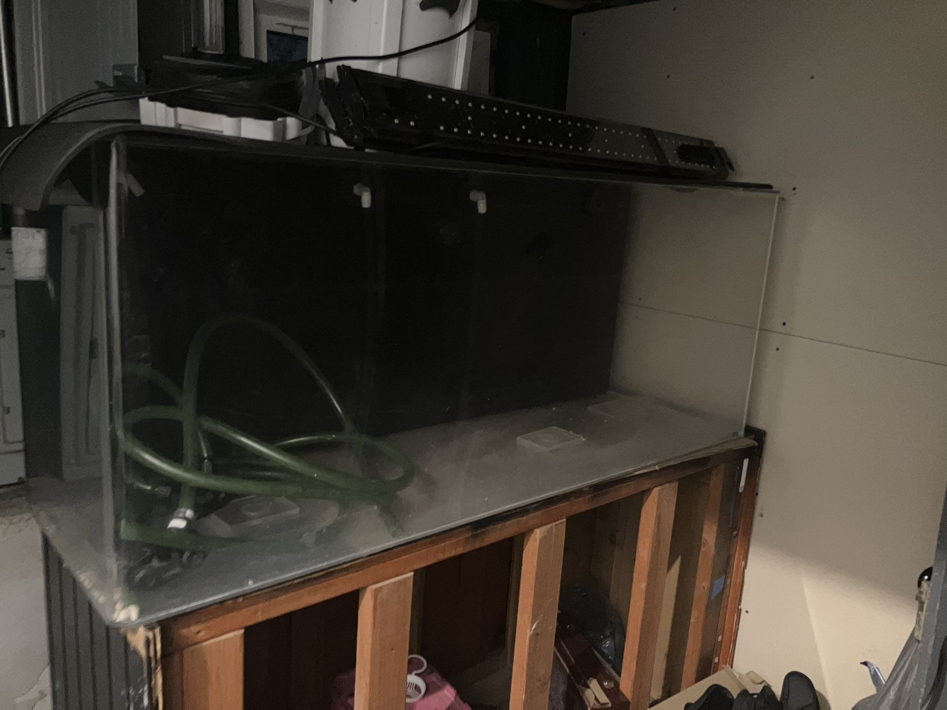 Acrylic. 125 Gallon Fish Tank For Sale.