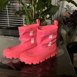 Classic Brellah logo-print boots saze 5