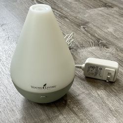 Young Living Dewdrop Essential Oil Diffuser Green and White with Power Adapter