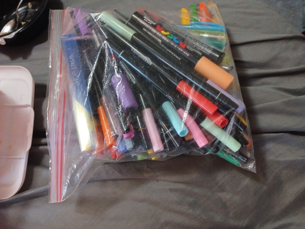 Gel Pens Dual Tip Markers Paint Markers And Highlighters