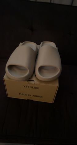 Yeezy Slides 