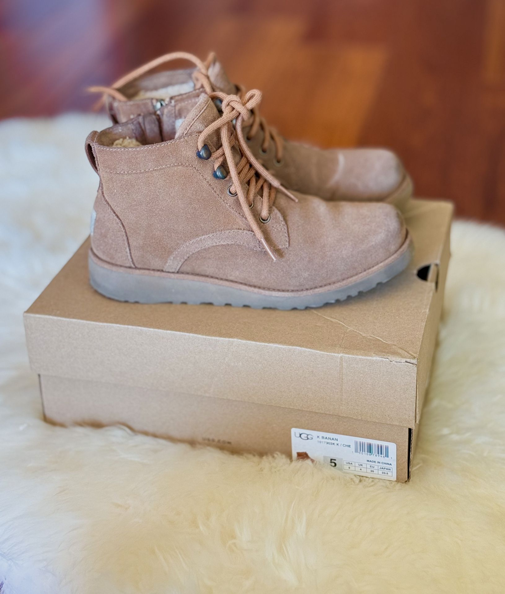 UGG