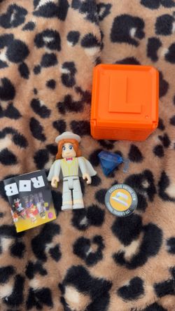 roblox traders hat toy